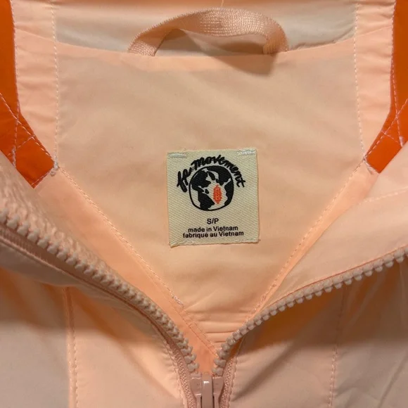 FP movement care like the wind logo jacket - Picture 5 of 9